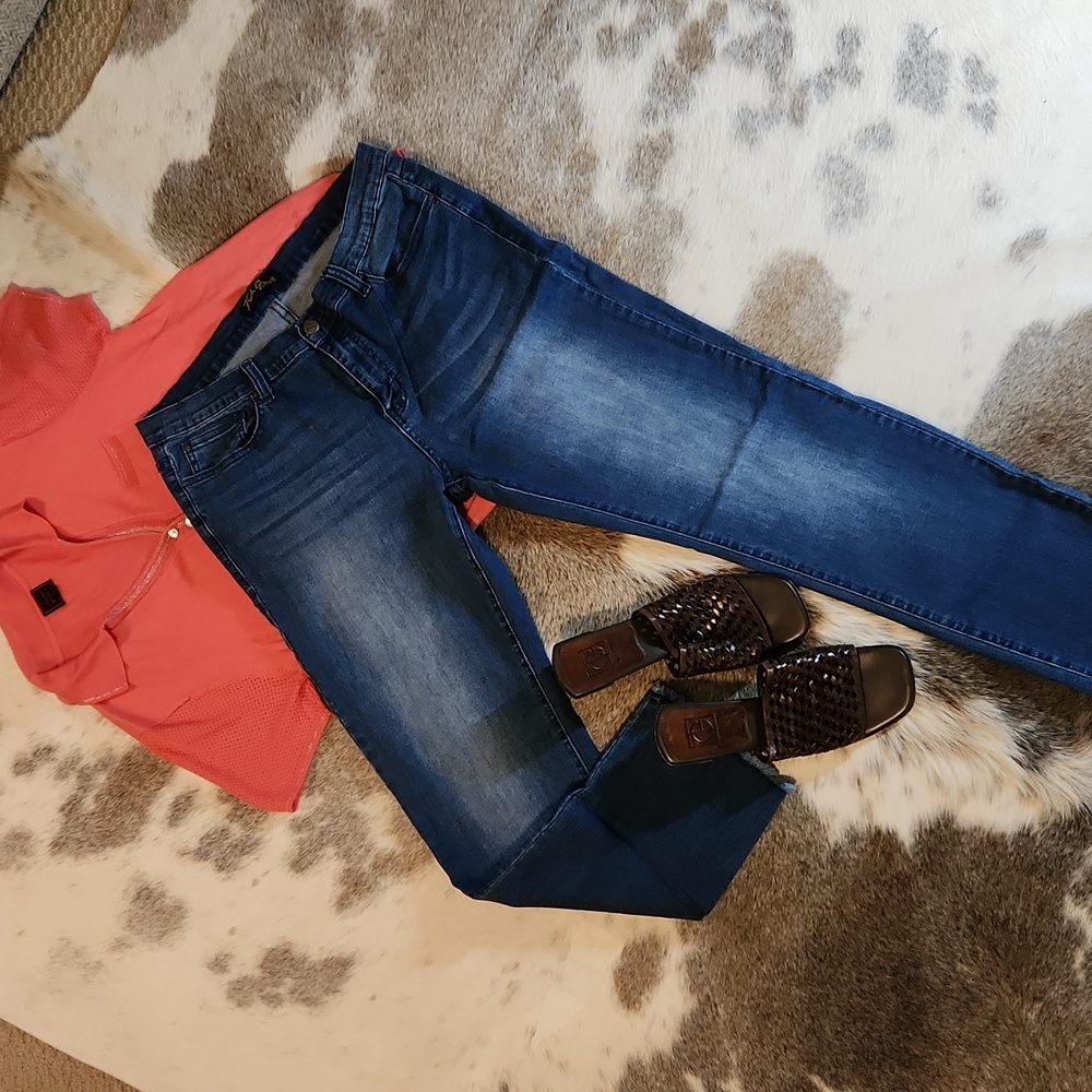 🚦3for$15🚦Fresh Groove Acid Wash Raw Edge Ankle Pants sz 33